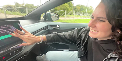 FUCKING IN A CITY TAXI WITH A DRIVER