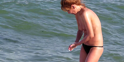Hot Topless Amateur MILFs Voyeur Close-up Beach Videos