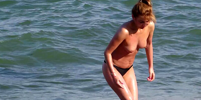 Hot Topless Amateur MILFs Voyeur Close-up Beach Videos