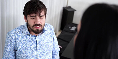 Jennifer White gives handjob to a hung stepson and gets screwed