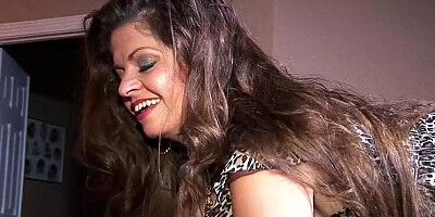 HORNY MATURE JUNE SUMMERS SEDUCES BBC FRIEND OF DAUGHTER TO FUCK