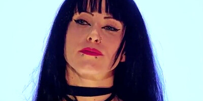 Punkish-looking amateur chicks are posing nude in a German TV show Naked Attraction