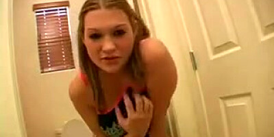 Youthful cheating wifey tugging on cam for her paramour