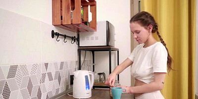 Girl with a hot body is going to play with food and cum