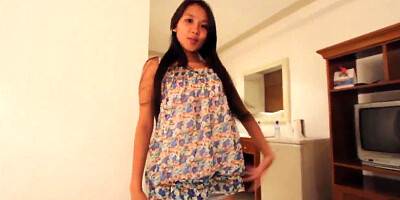 Busty Thai pampers the tourist with cocksucking