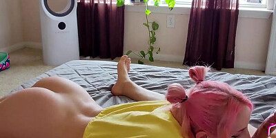Bubble butt cutie blows her lucky boyfriend in homemade video