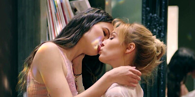 Evelin Elle and Kelly Collins prepping for a lesbo fuck