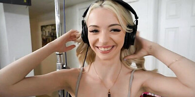 Cecelia and Luna's firm ass xxx