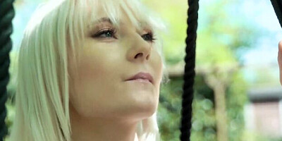 Adorable queen bee's hd action