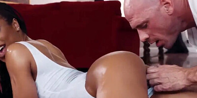 Sexy Ebony Teen Kira Noir gets Oiled up