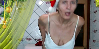 Hot housewife Lukerya flirts cheerfully in the kitchen - if you are a little ashamed with me, then it will be fun for su