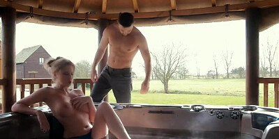 MILF Holly Kiss sucks a dick and gets fuckd in the pool