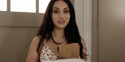 Erotic les milf toesucking gf after oralsex session