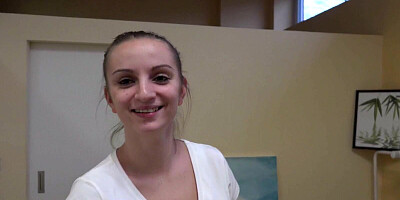 A lovely masseuse gives a up her pussy for extra cash