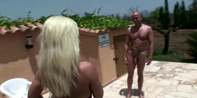 GERMAN AMATEUR MILF PISSING PEE COMPILATION