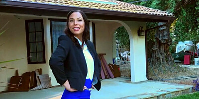 Aidra Fox is getting shagged on the couch by a stranger