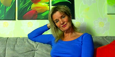 Sensual sluts masturbate her pussy while being watched - 4