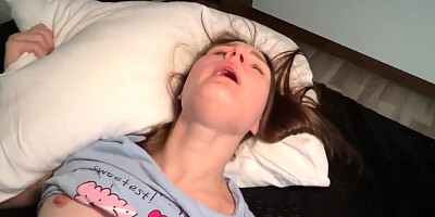 SLUTTY 18 YEARS OLD ENJOYS STEP DADDY'S BIG DICK AND SWALLOWS HIS CUM