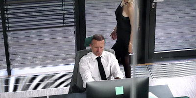 MILF boss Florane Russell is licked and fucked by an employee