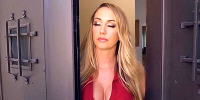 Brett Rossi, Jessy Jones & Britney Light in steamy threesome scene