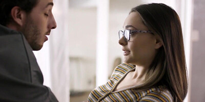 Nerdy teen got a chance to blow a hot jock she didn't want to miss