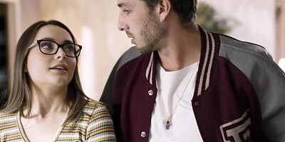 Nerdy teen got a chance to blow a hot jock she didn't want to miss