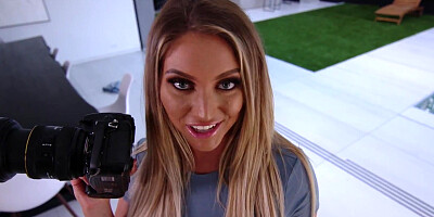 Amazing female photographer gets shagged by a thick black sausage