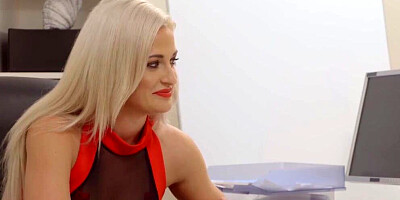 Slutty blond babe Nicole Vice will test a wannabe pornstar