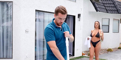 Sofi Ryan seduces the pool boy with her MILF body