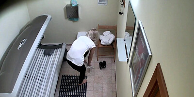 Blonde Teen Cought on Hidden Cam in Public Solarium