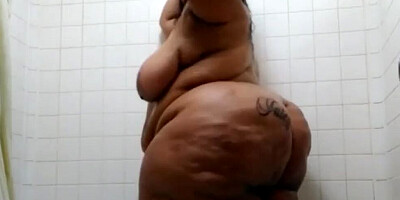 SSBBW woman is being poked in the cunt by a horny guy
