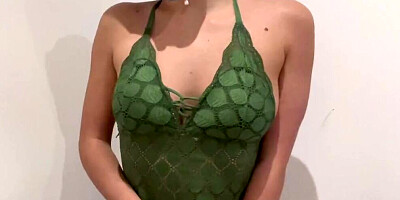 Vends-ta-culotte - Sexy amateur girl getting naked and fingering herself