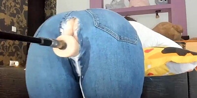 PAWG MILF Fucked With Machine Dick to Creaming Squirt Orgasm Thru Ripped Jeans