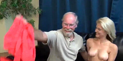 Mom couldn't Cum Play Video