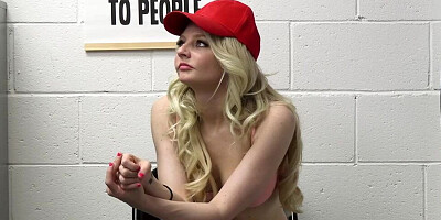 Sexy blonde will have all charges against her dropped after giving a blowjob