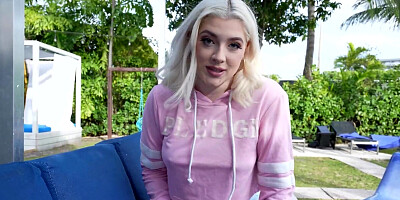 Playing Sex Games With My Stepsister's Pussy on Spring Break - Gia Oh My -