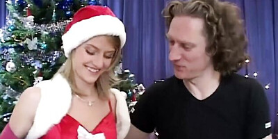 Wonderful Trinity's blonde trailer