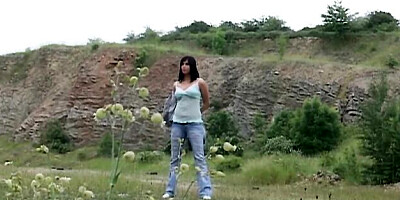 Watch shaggy queen bee's sex