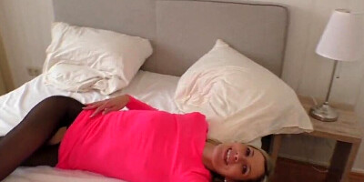 Cheating housewife is having quick shag with a horny neighbor