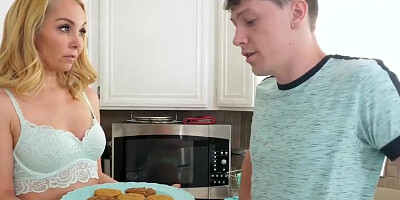 MommyBlowsBest - Tempted by Stepmom