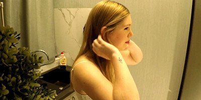 Big Ass Big Tits Pantiless Tight Pussy Girl in the Kitchen talks about Sex & her Experience in Club