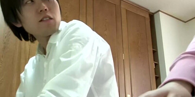 Chesty Stepmom Seduces Hard Teen Son'S Friend 01
