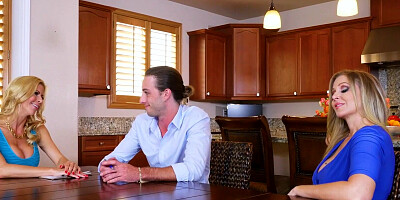 Julia Ann and Alexis Fawx are sharing a dick in the kitchen