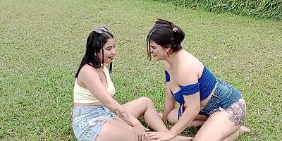 Colombian lesbians licking their pussies in a private farm - Porn in Spanish