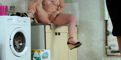Bootylicious woman is fucked in pussy and throat in the kitchen