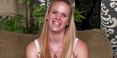 Amateur hottie Hydii May strips down and gets her pussy eaten then gets fucked to a armpit cumshot