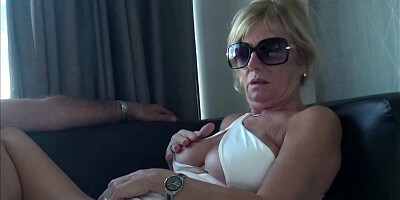Blonde Mature Et Devergondee A L'hotel