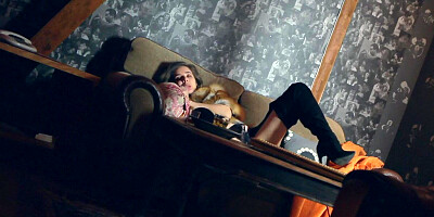 Horny rips plays with her soaking wet pussy in this solo video