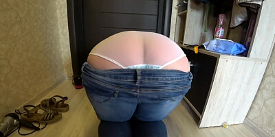 POV. girlfriend fucked MILF, near the exit from the apartment.