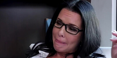 MILF Lets me Fuck her Ass during Therapy